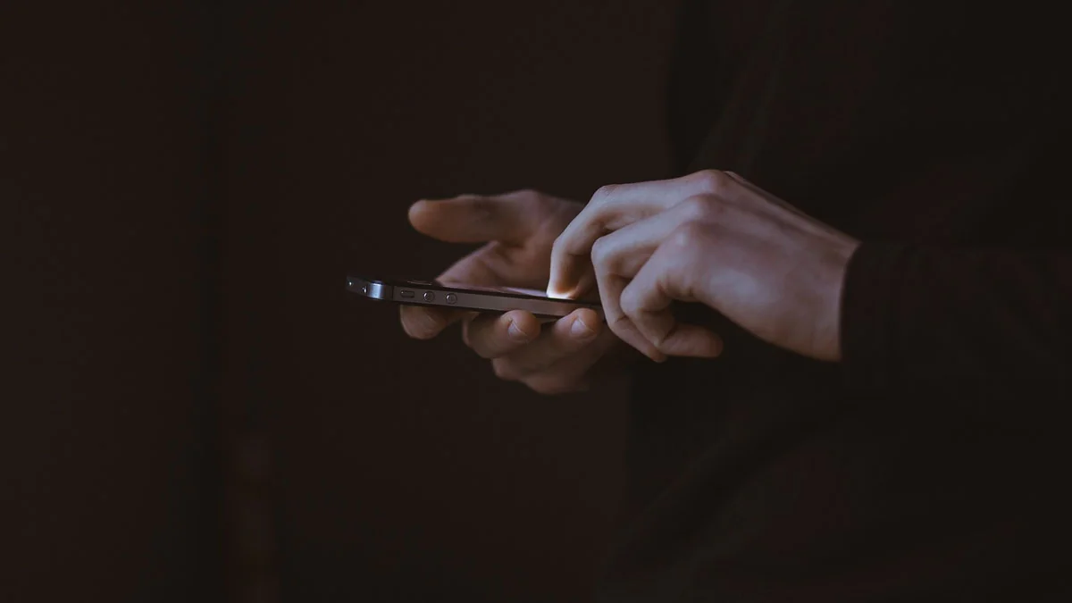 Polizei warnt: Niemals auf den Link in Paket- oder Bestellungs-SMS klicken