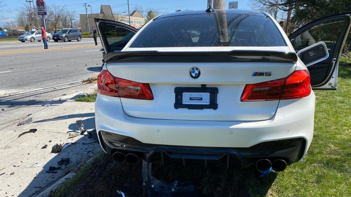 BMW M5: Nach nur elf Kilometern Totalschaden