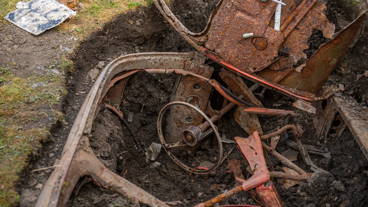 Yorkshire: Mann findet einen vergrabenen Oldtimer in seinem Garten