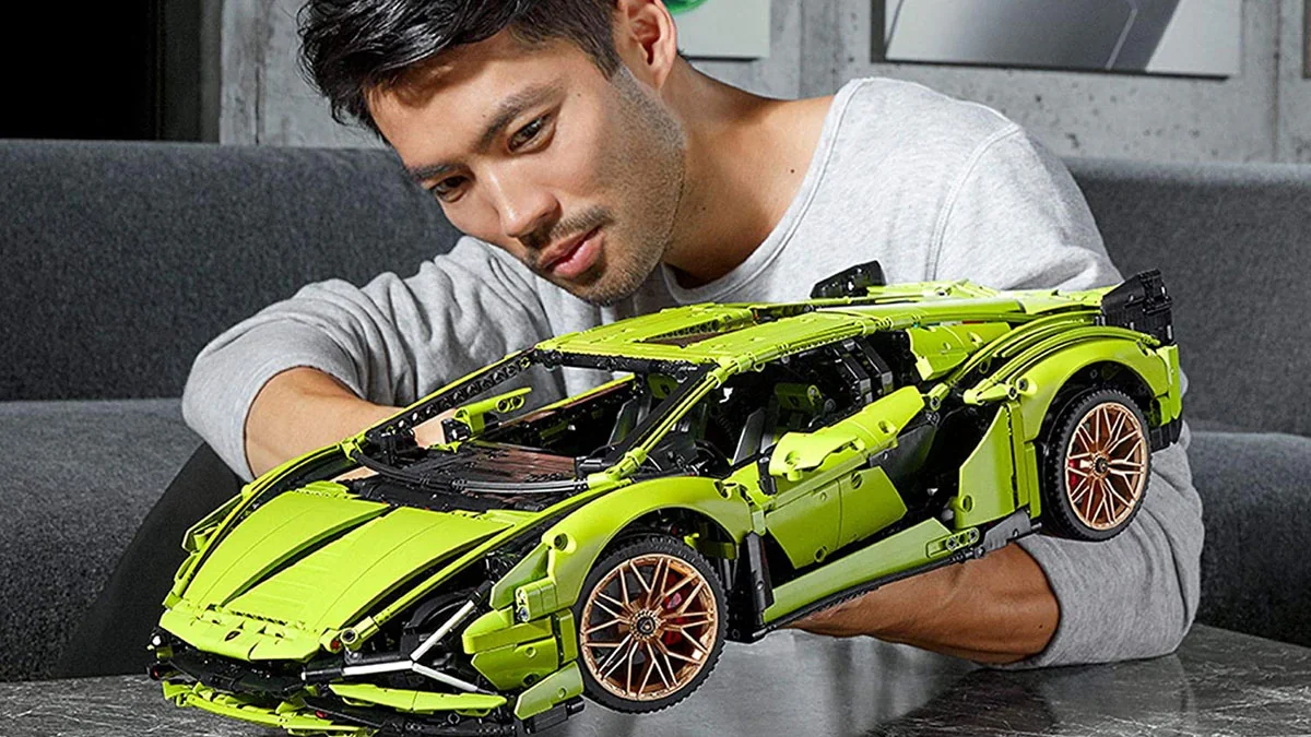 LEGO präsentiert den Lamborghini Sián als Bausatz mit 3.696 Einzelteilen