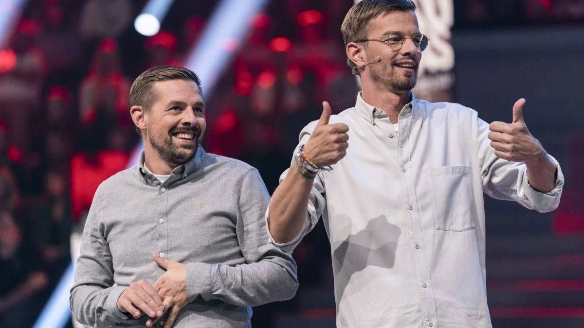 Joko und Klaas setzen ein Zeichen für Pflegekräfte
