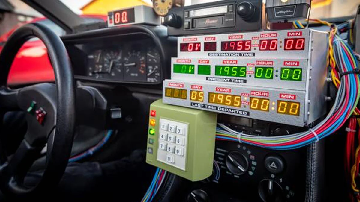 DMC DeLorean: Mann baut das Auto aus