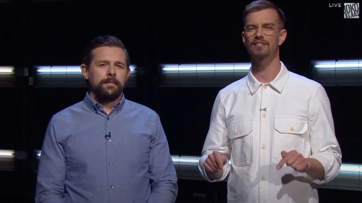 Joko und Klaas setzen ein Zeichen für Pflegekräfte