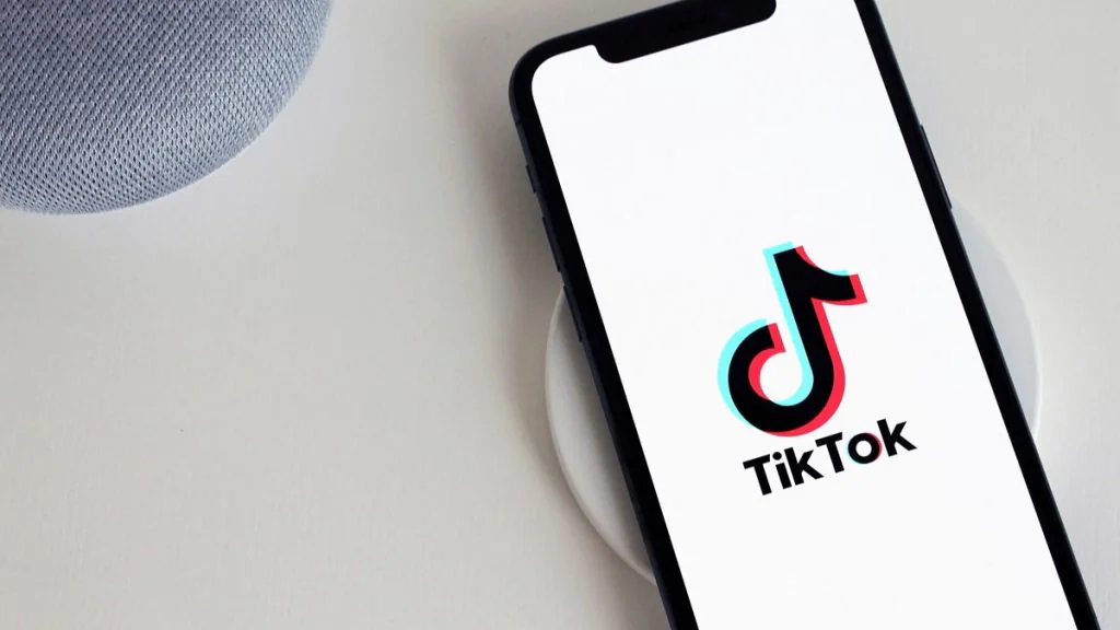 Gefährlicher TikTok-Trend: 17-Jährige stirbt bei „Deo-Challenge“