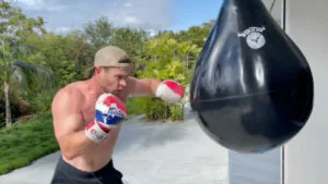 Chris Hemsworth: So hart trainiert er für „Extraction 2“