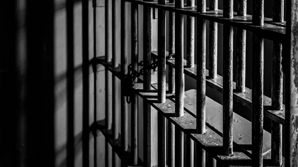 26-jährige Gefängniswärterin hat Sex mit Häftling
