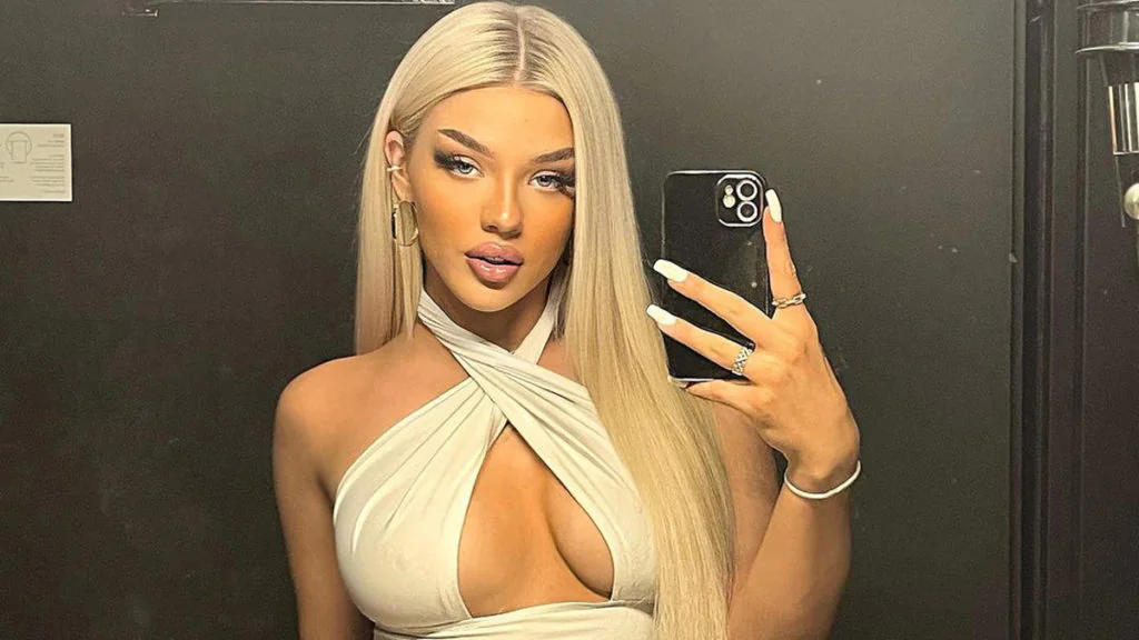 Aldi-Influencerin Elaine Victoria weint vor laufender Kamera