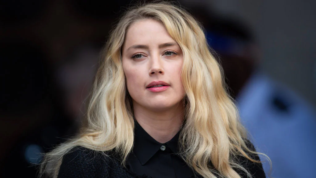 Johnny Depp äußert Verdacht: Ist Elon Musk der Vater von Amber Heards Baby?