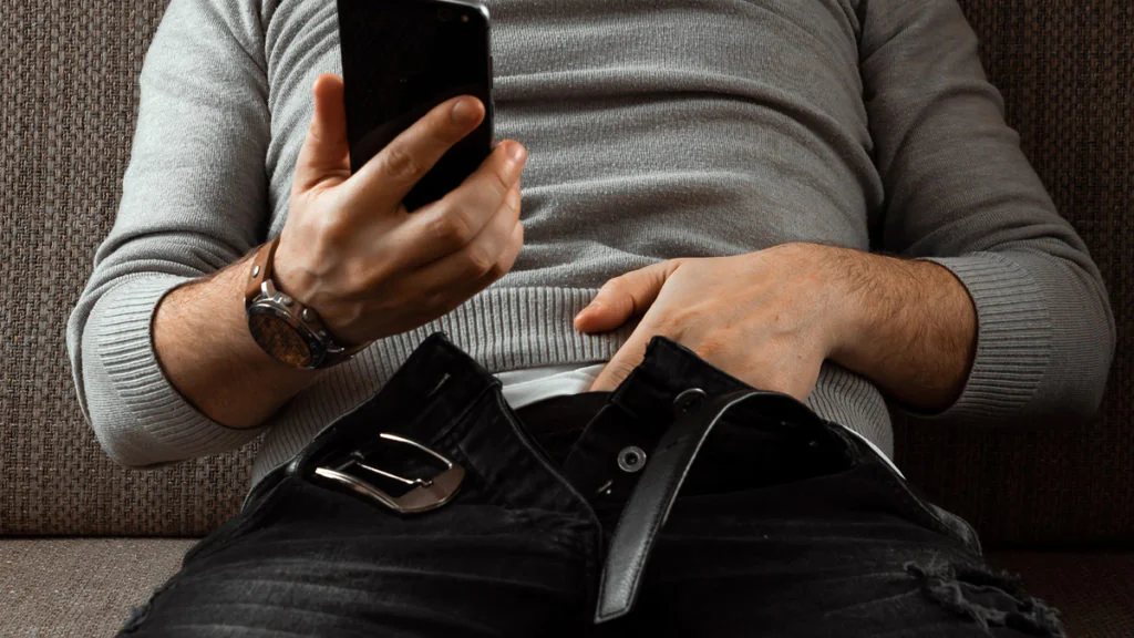 Studie zur Selbstbefriedigung: Wer oft masturbiert, verdient mehr Geld