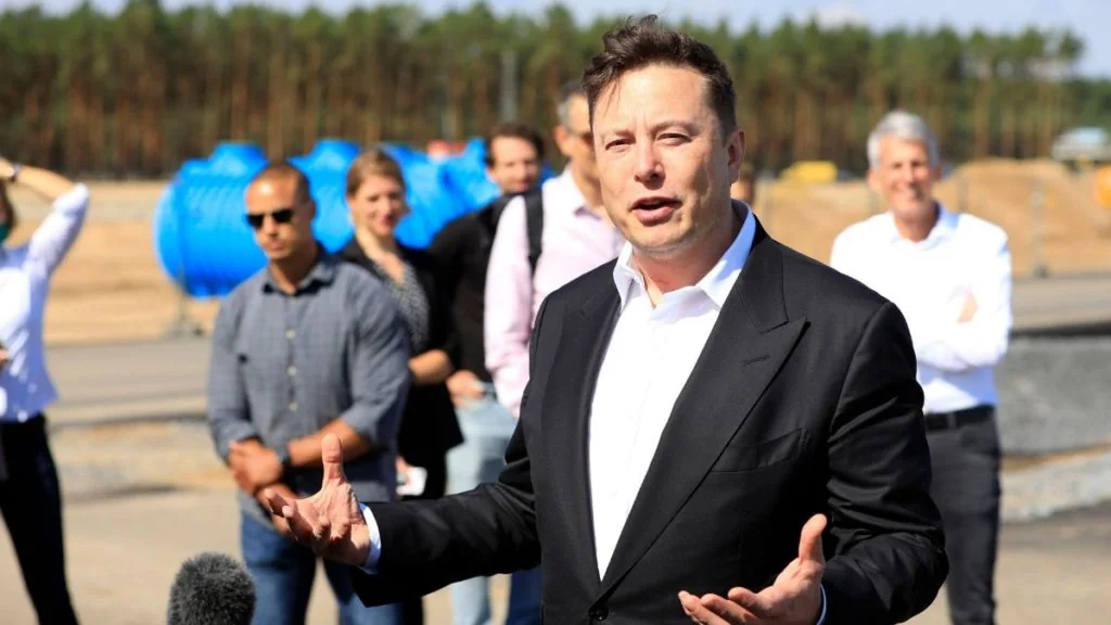 Nachtklub-Gründer und Soundcloud-Karriere: 10 verrückte Dinge über Elon Musk, die du noch nicht wusstest