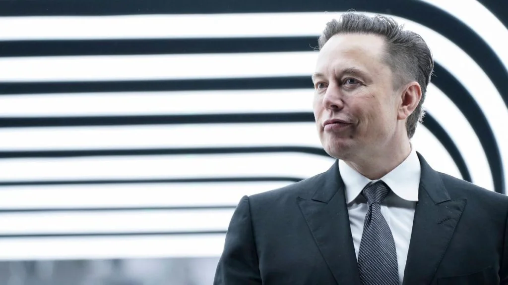 Terminator? Humanoide Tesla-Roboter sollen in wenigen Monaten die Wirtschaft übernehmen