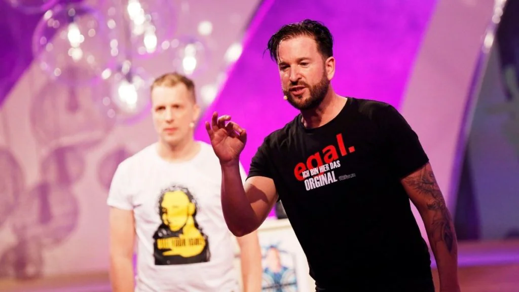 Reich durch Fake-News: Michael Wendler verdient Vermögen auf Telegram