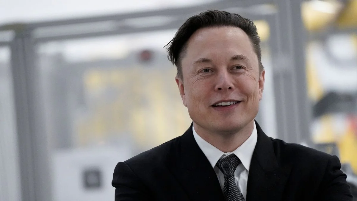 grosser-erfolg-musk-startet-ersten-privatflug-ins-weltalt