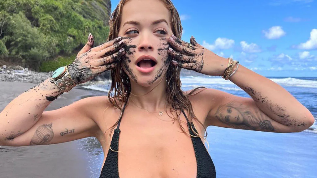 Heiße Instagram-Show: Rita Ora total versaut am Strand