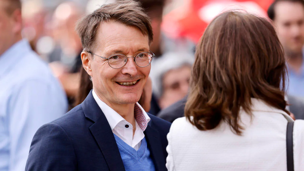 Gesetzliche Krankenversicherung: Lauterbach will Erhöhung der Beiträge 2023