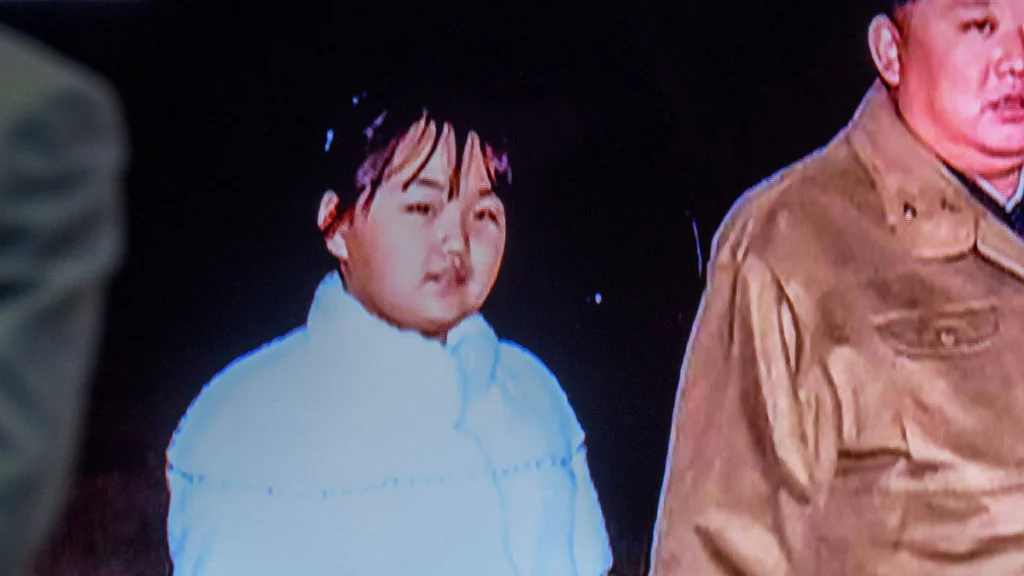 Erster Auftritt in der Öffentlichkeit: Diktator Kim Jong-un präsentiert seine Tochter