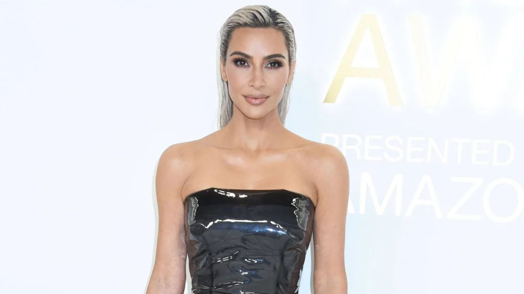 Kinder mit Sadomaso-Teddys: Kim Kardashian äußert sich zum Balenciaga-Skandal