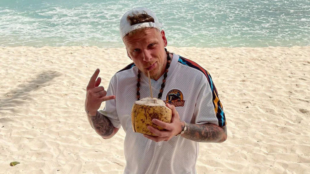 „Langzeitfolgen“: Rapper Bonez MC warnt vor seinem eigenen Produkt