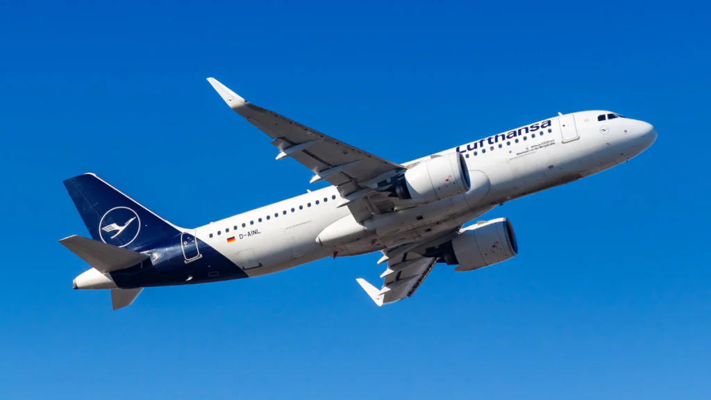 Im Flugzeug: Passagiere, die mit „Servus“ begrüßt werden, können sich geschmeichelt fühlen