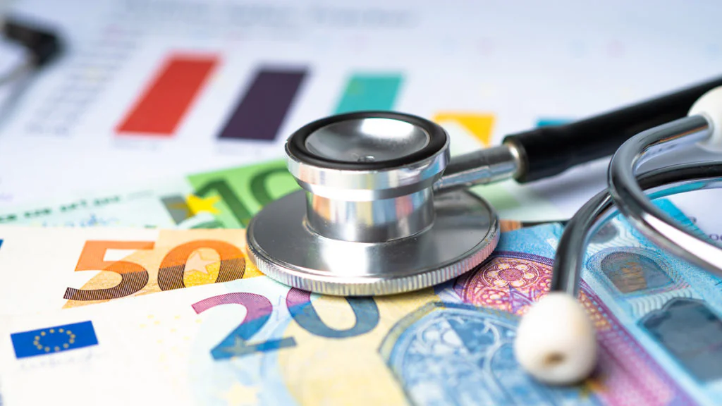 Teures Gesundheitssystem: 2.000 Euro Eigenanteil für Kassenpatienten gefordert