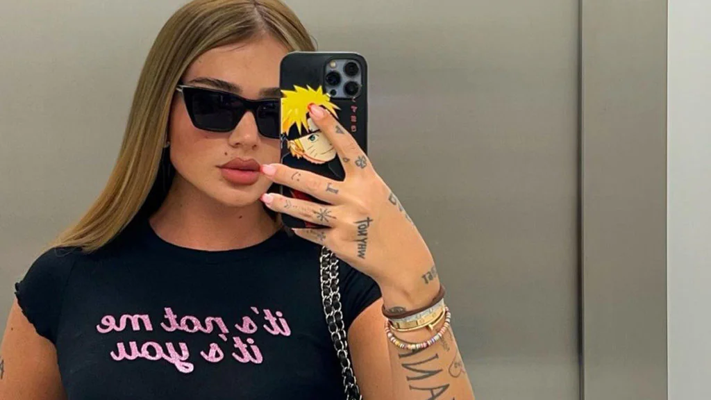 Auf der Bühne: Rapperin Loredana bekommt Panikattacke