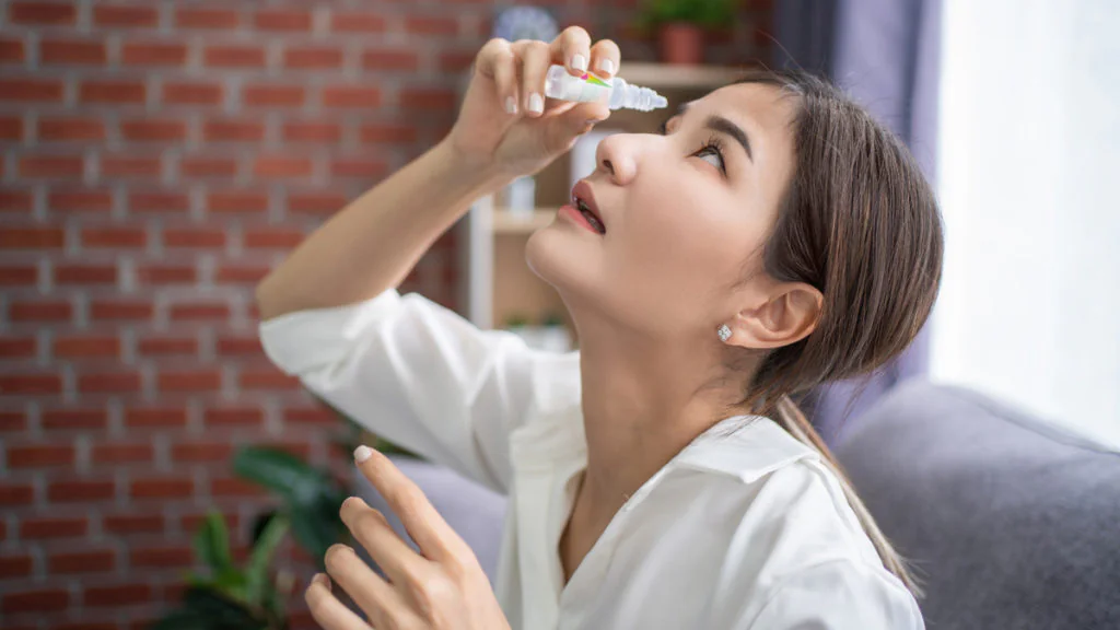 Tod und Erblindung: Gesundheitsbehörde warnt vor Augentropfen