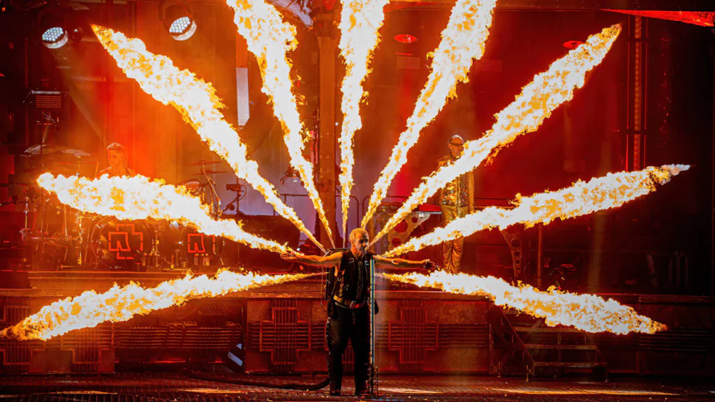 Rammstein-Skandal: Details über „Suck Box“ unter der Bühne enthüllt