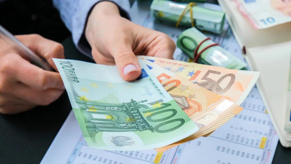 Viele Kontogebühren sind rechtswidrig: So bekommst du dein Geld zurück