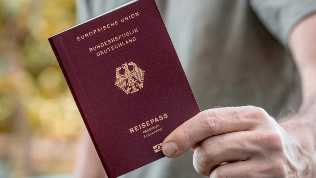 Ab 2024: Wichtige Änderungen für Personalausweis und Reisepass geplant