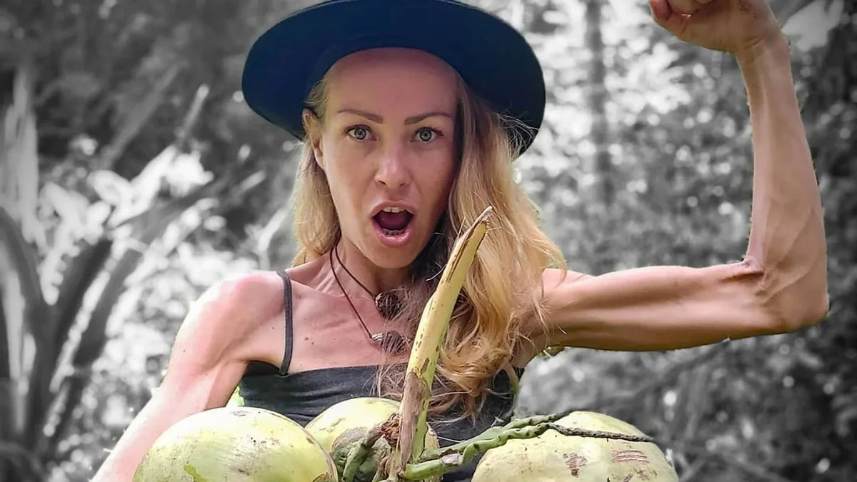 ist-sie-durch-rohkost-verhungert-influencerin-zhanna-dart-stirbt-mit-39-jahren