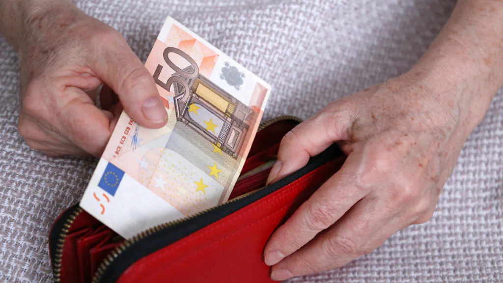 So hoch muss der Stundenlohn sein, um 2.000 Euro Rente zu erhalten