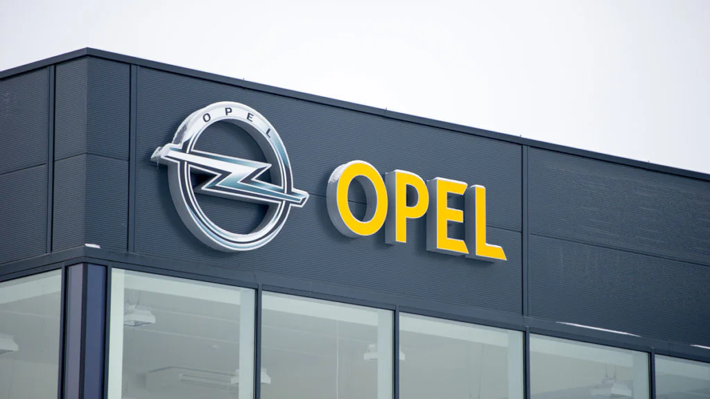 Nur noch elektrisch ab 2025: Großer Autohersteller kündigt Verbrenner-Aus an