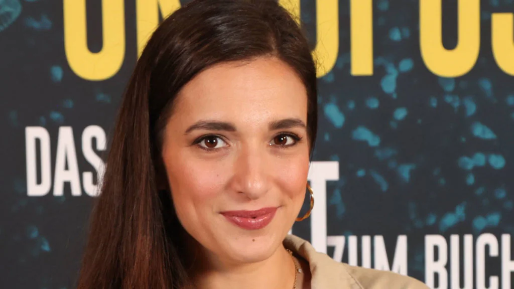 Sally Özcan Vermögen: So viel Geld verdient die YouTuberin