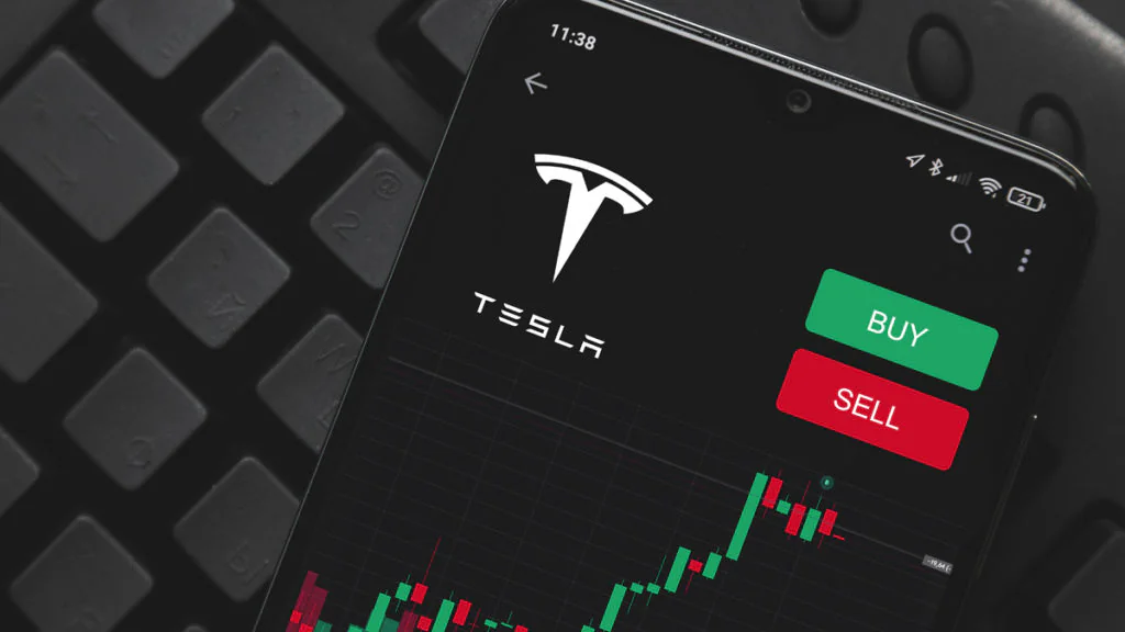 Tesla: Hacker knacken Autopiloten und entdecken geheimen „Elon-Mode“