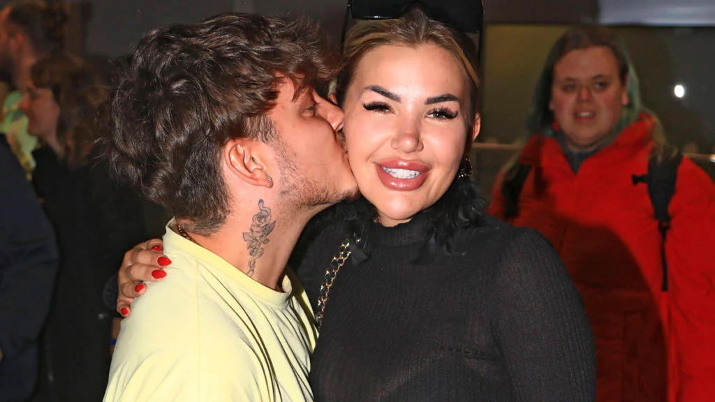 Twenty4Tim packt über Sex mit Kim Virginia Hartung aus