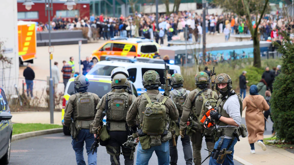 Messer-Attacke an Schule in Wuppertal: Täter versteckte ein Bekennerschreiben