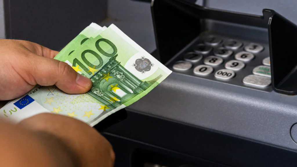 Panne am Geldautomaten: Bankkunden konnten Millionen abheben