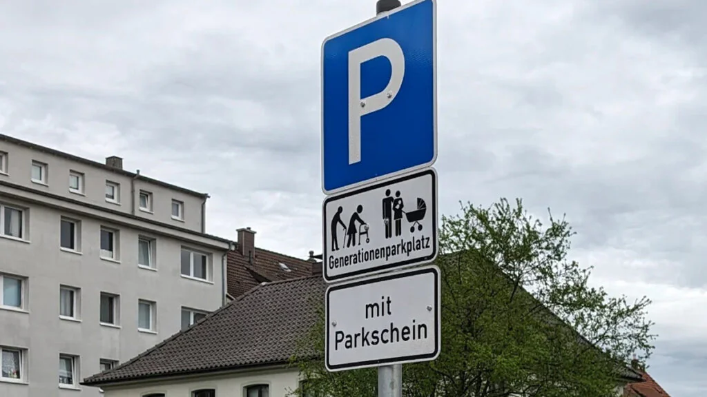 Neues Verkehrsschild auf Parkplätzen: Autofahrer sollten wichtige Aktion kennen