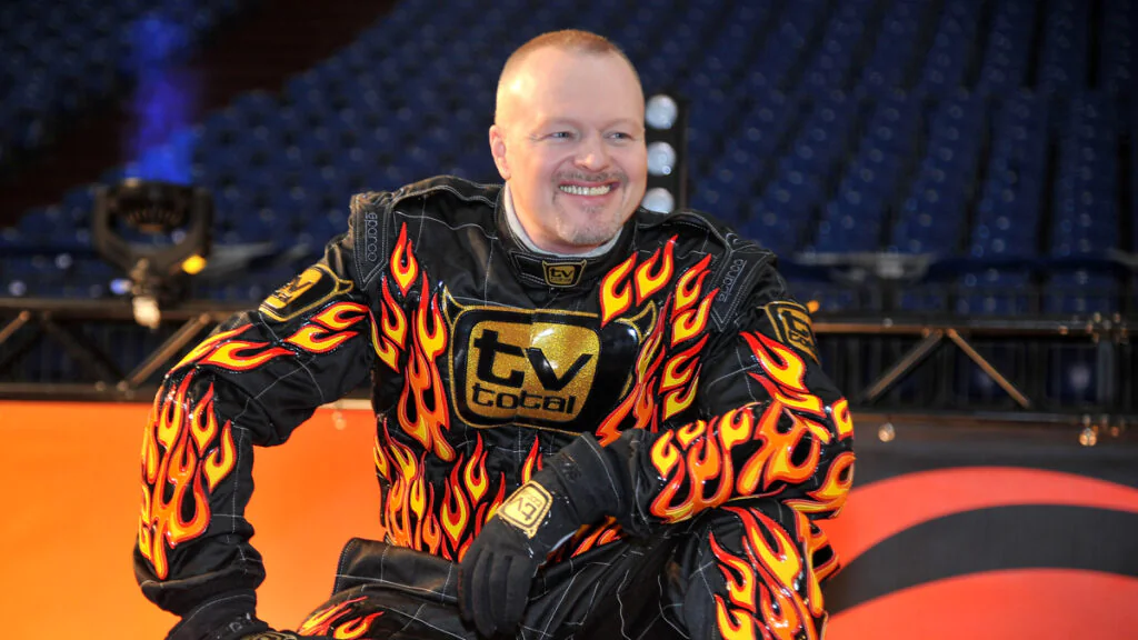 Stefan Raab: Was steckt hinter dem Buchstaben-Rätsel auf seiner Kappe?