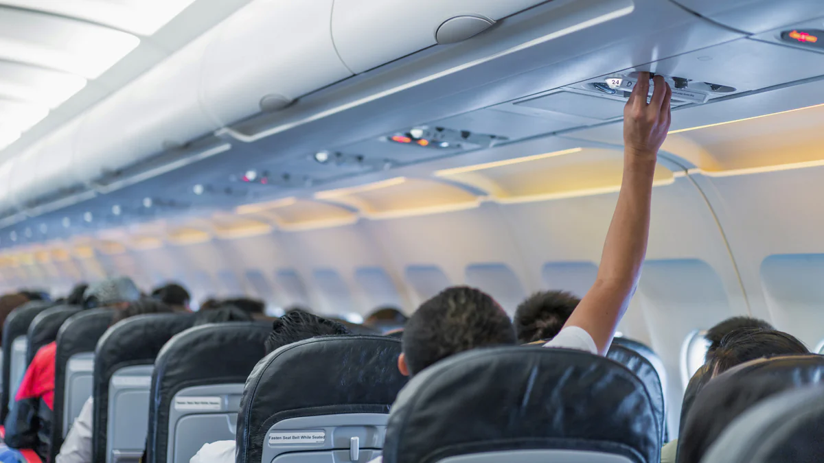 Urlauber kollabieren im Flugzeug: Eine Stunde bei Hitze-Horror festgehalten