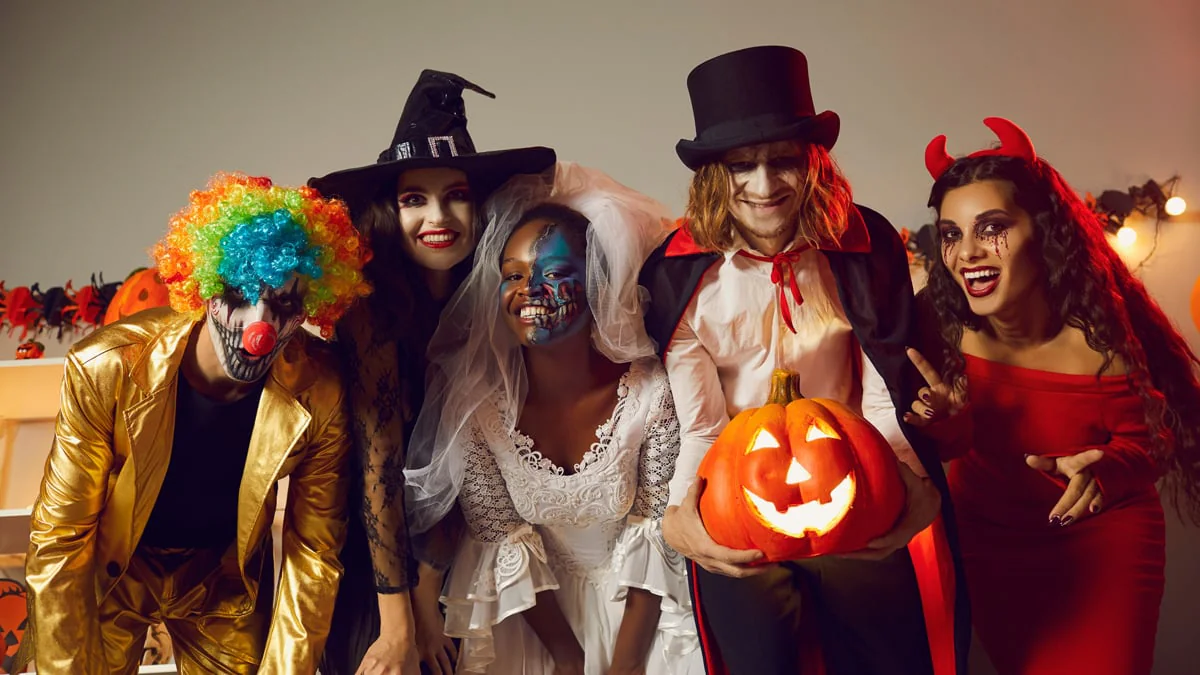 Halloween kann teuer werden: Für bestimmte Kostüme droht eine 10.000-Euro-Strafe