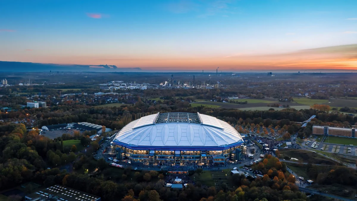 schalke-fans-stadion-kaufen-fussball-retten