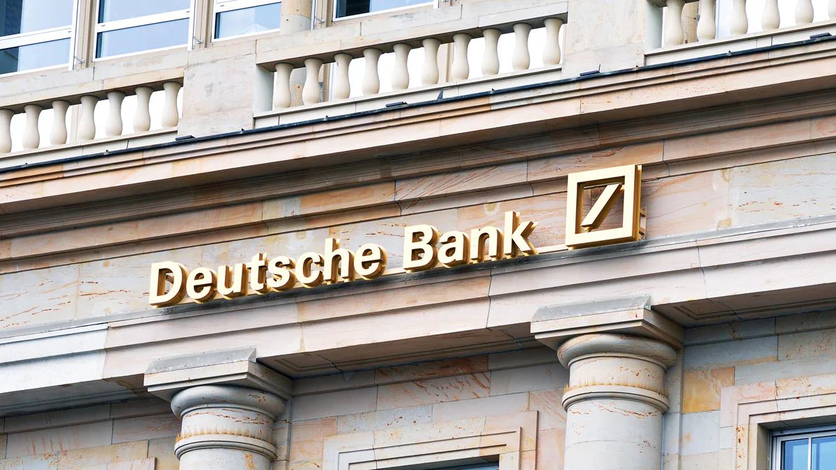 Alle Kunden betroffen: Deutsche Bank und Postbank kündigen Änderung an