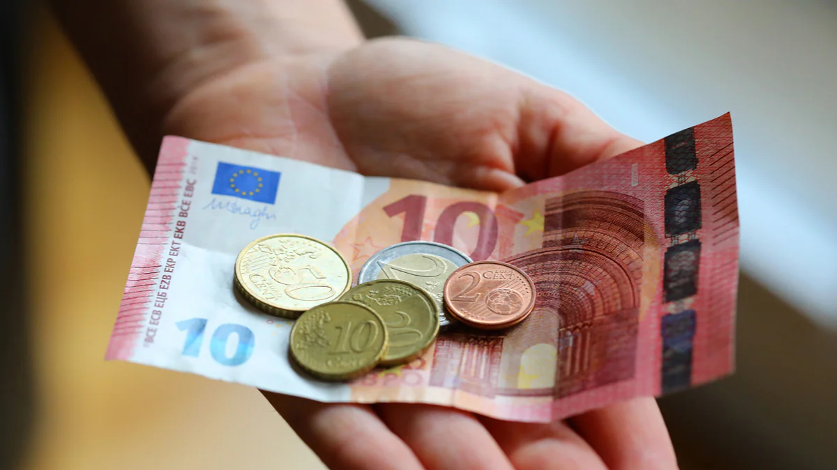 Höheres Netto-Gehalt im Februar: Tausende Bürger erhalten mehr Geld