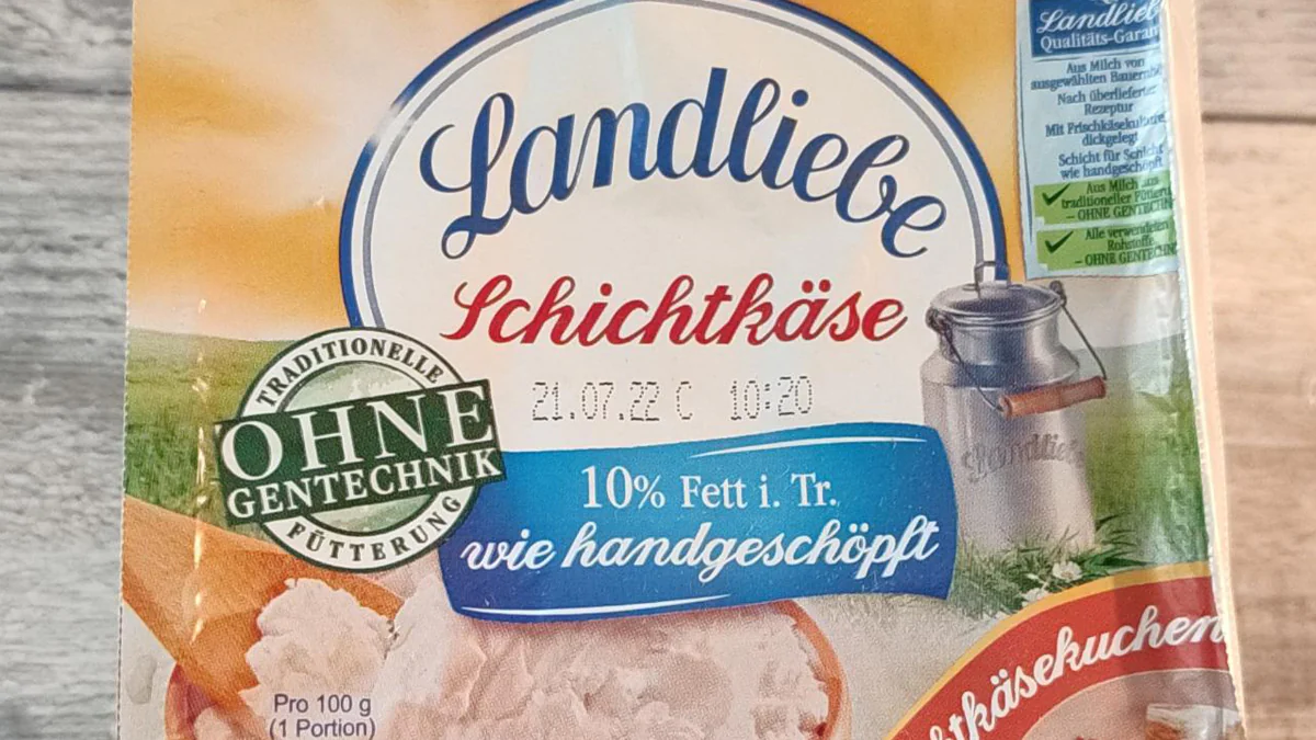 Kunden stehen vor leerem Supermarkt-Regal: Beliebtes Käse Produkt verschwindet endgültig