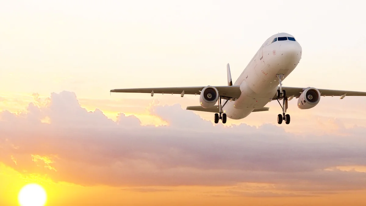 Flugzeug am Himmel