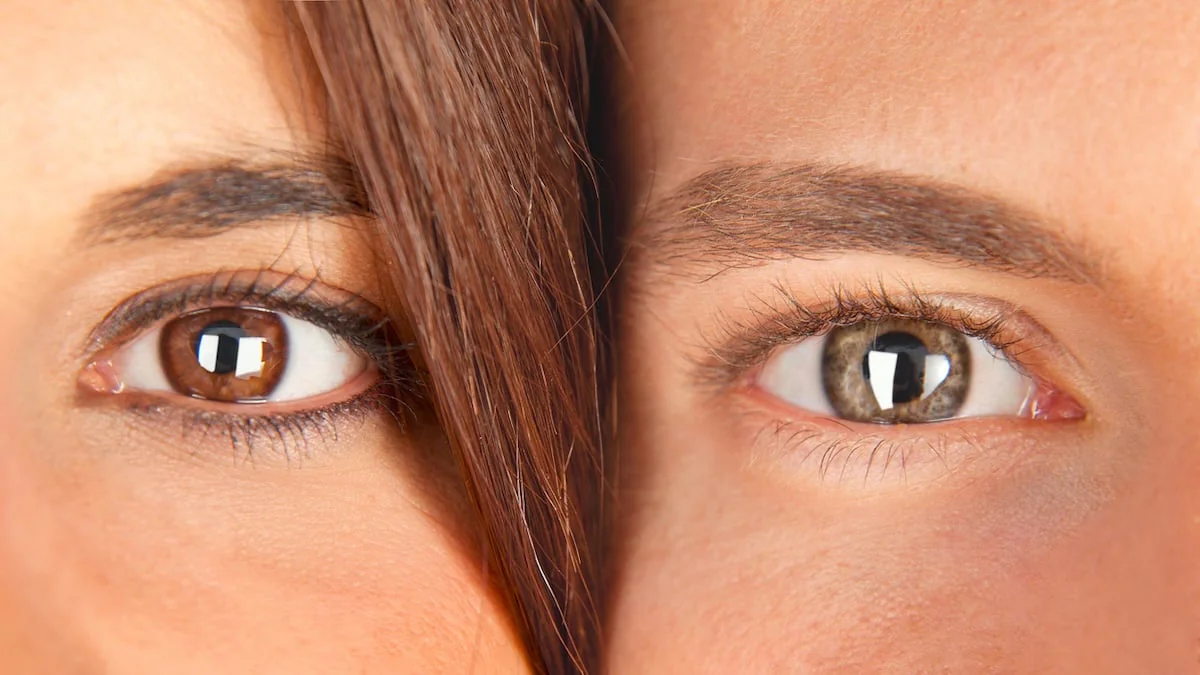 Geschlechter sehen unterschiedlich: Das Auge einer Frau und das eines Mannes nebeneinander