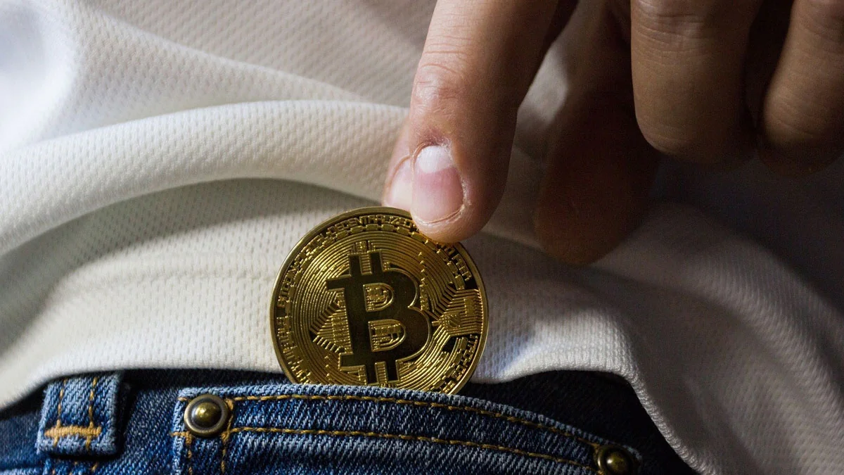 Bitcoin-Betrüger: Mit mehr als 1,2 Milliarden US-Dollar auf der Flucht