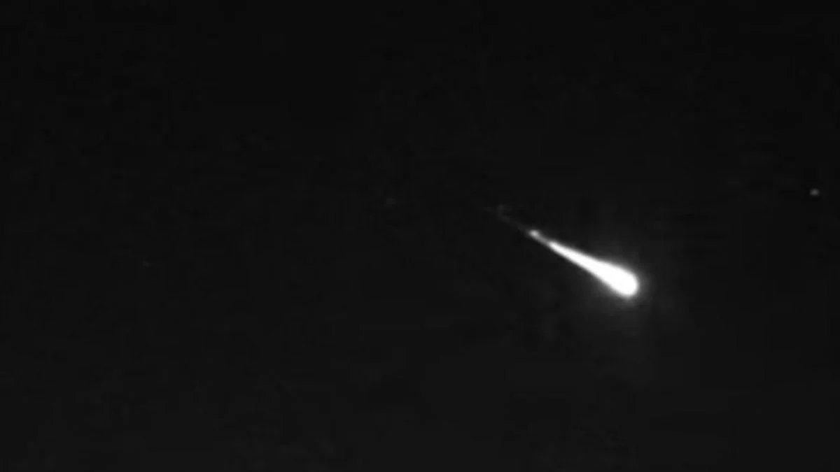 Meteorit über Großbritannien: Feuerball rast mit 48.000 km/h in Richtung Erde