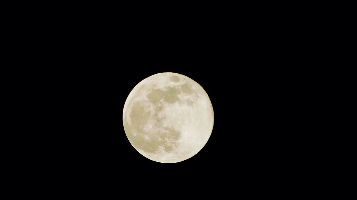 Hellster Supermond: Blumenmond im Mai 2021